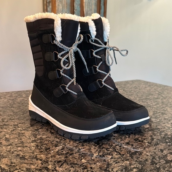 Thermolite Eco Mode Black Boots with Cream Lining EUC 9 - Picture 1 of 13